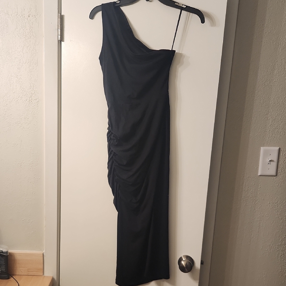 Chic One-Shoulder Black Dress